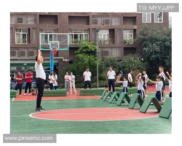 黄强独家篮球心得分享让你在球场上如鱼得水的实用技巧与经验总结